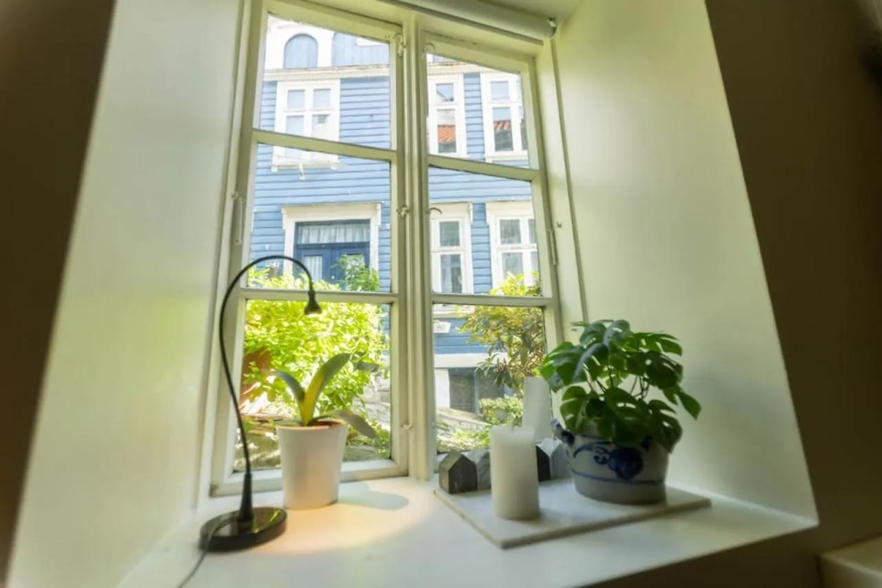 Dinbnb Homes I Cozy Cellar Apartment In Historical Cobblestone Street